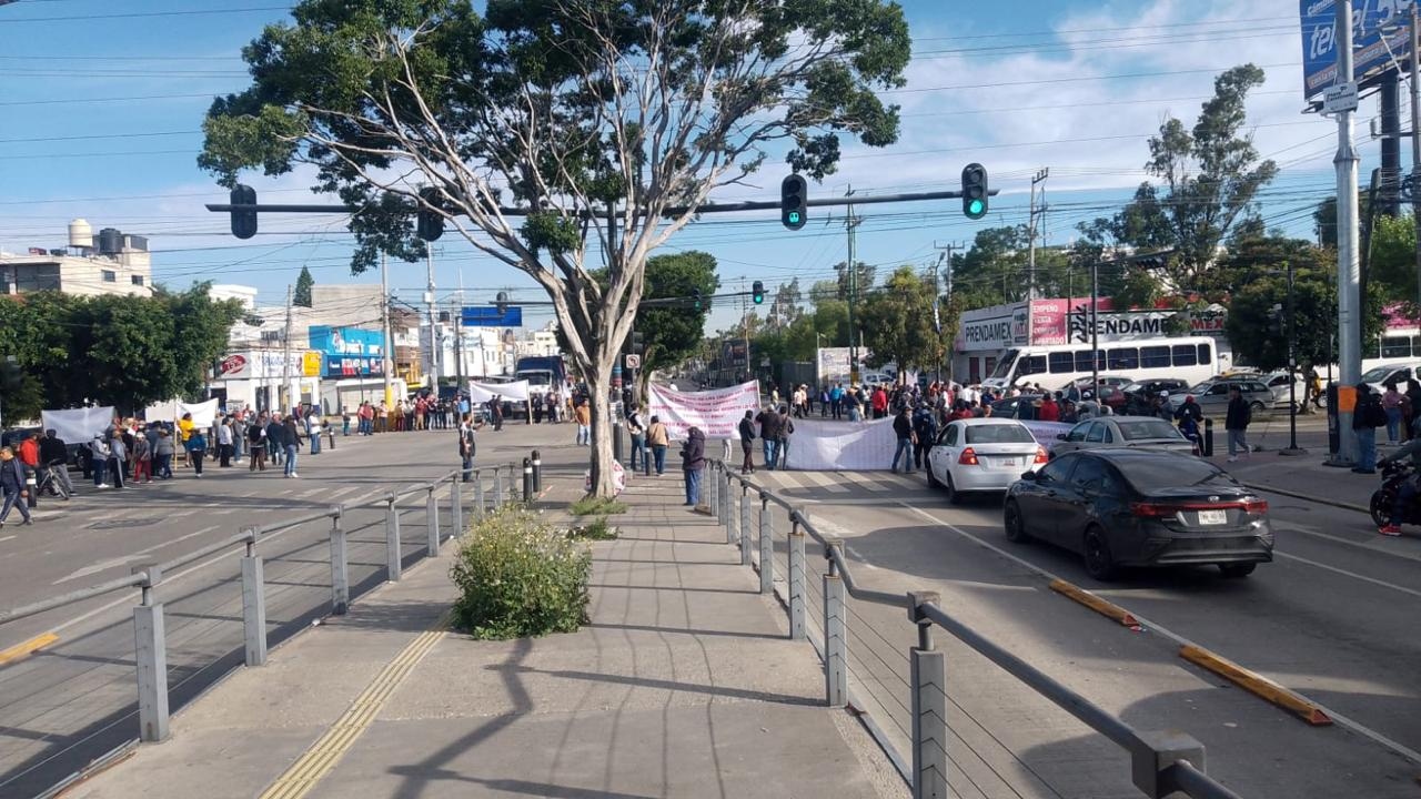 Ejidatarios cierran Las Torres y Valsequillo; exigen pago de tierras