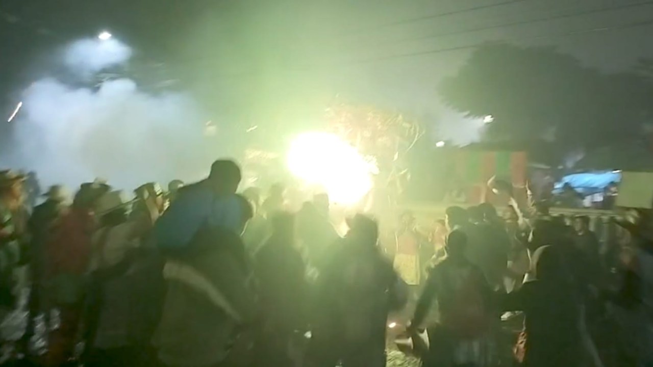Hombre pierde el pie tras explotarle pirotecnia