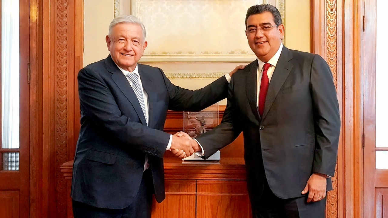 Sergio Salomón y AMLO inauguran Unidad Oncológica y Cardiológica del HNP