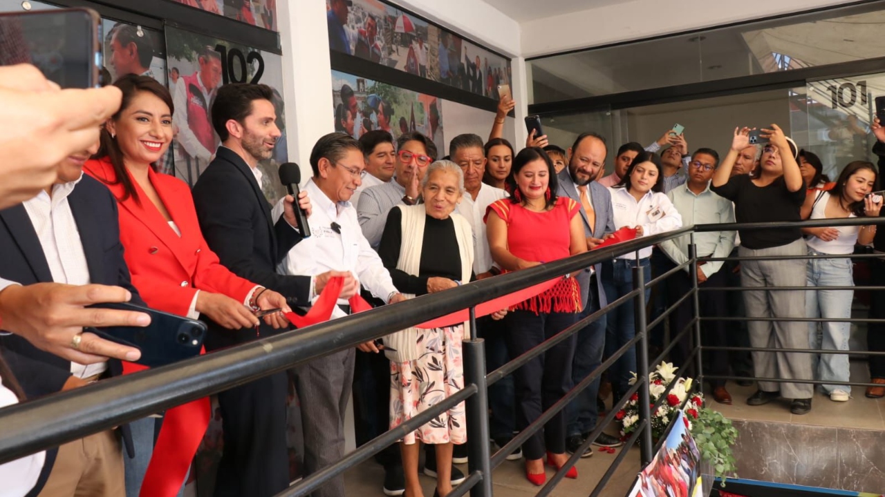 Inaugura José Luis Figueroa casa de gestión