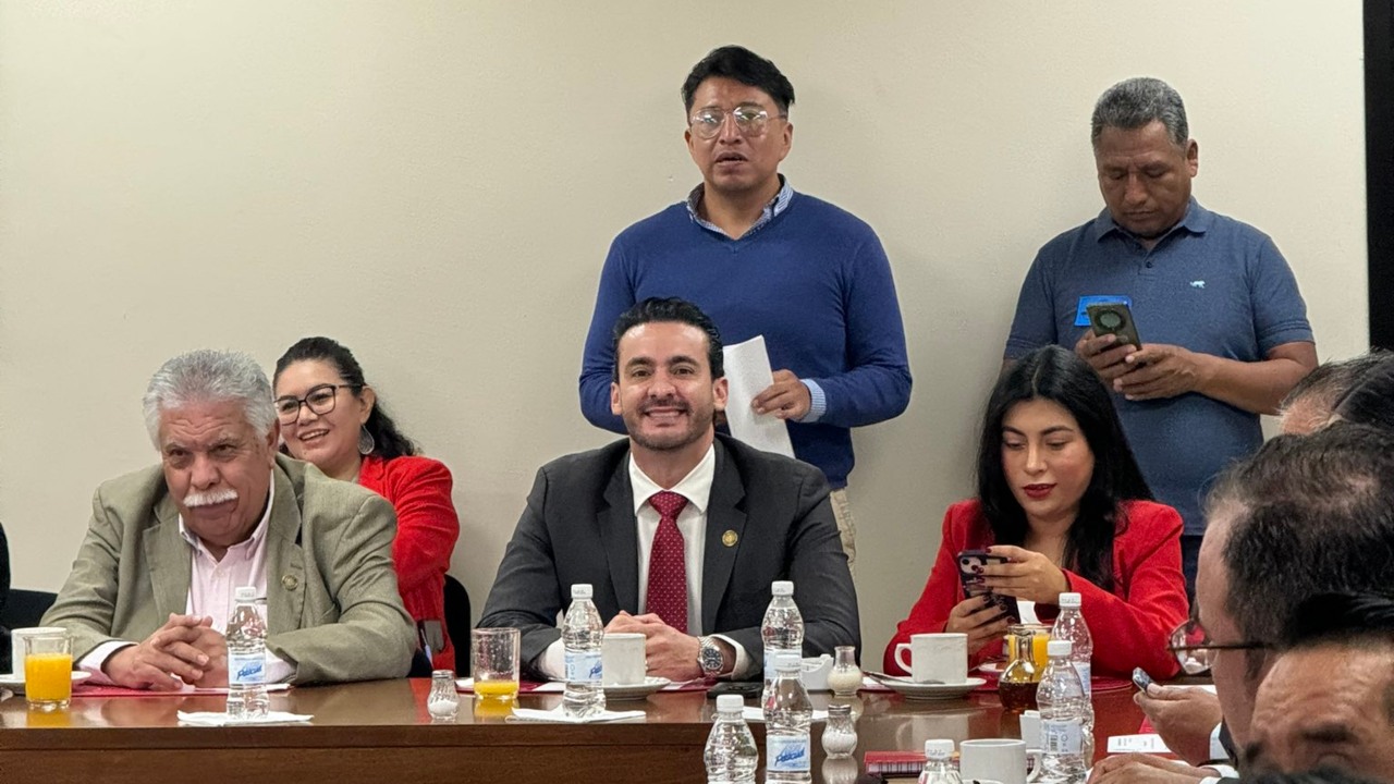 Apoyan diputados de 4T presupuesto de 220 mmdp para Puebla: Toño López