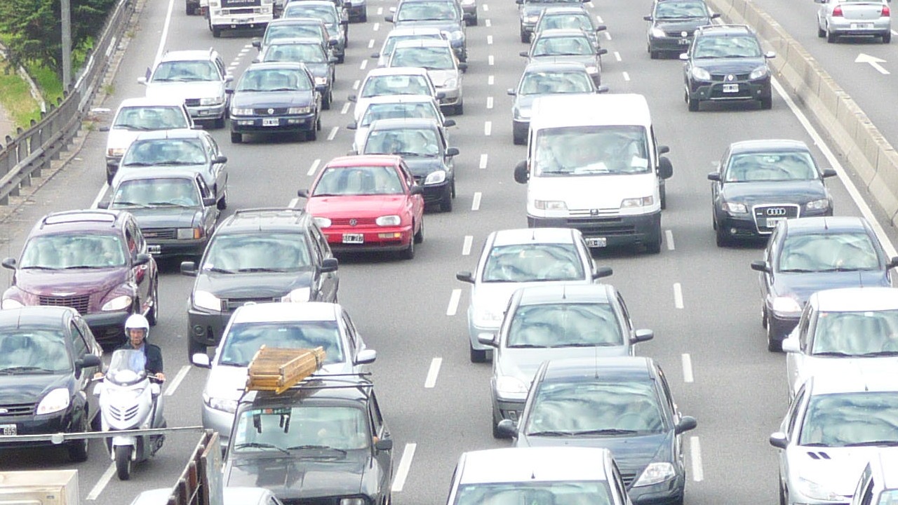 Declaran desierta licitación de radares que detectarían autos sin verificar
