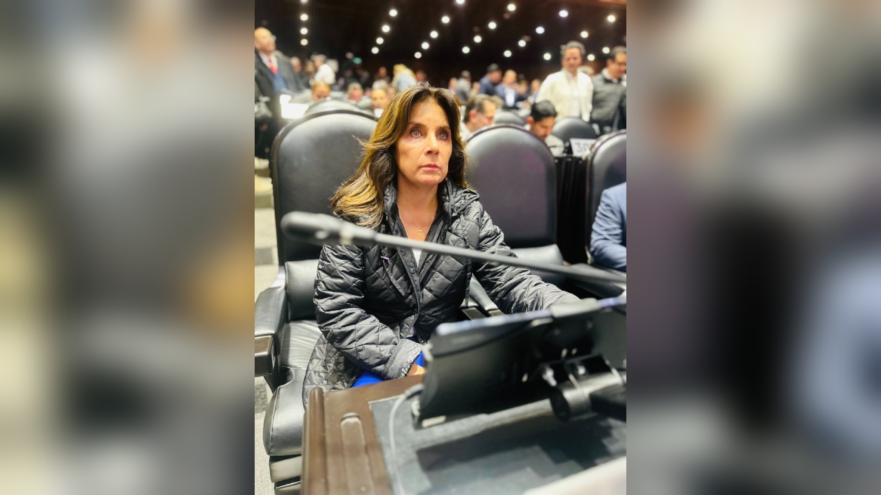 Ana María Lomelí asume Comunicación Social de CDMX