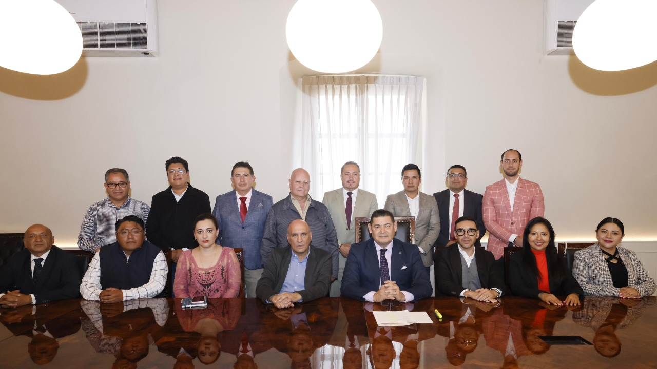 Compromiso con economía y capacitación laboral en Puebla: Armenta