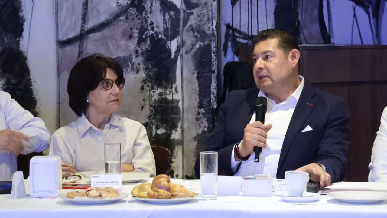 Armenta garantiza el acceso al agua como derecho humano