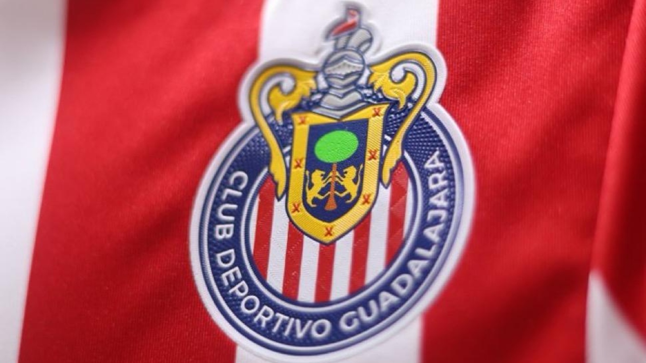 Arturo Ortega asumirá la dirección interina de Chivas tras la salida de Fernando Gago