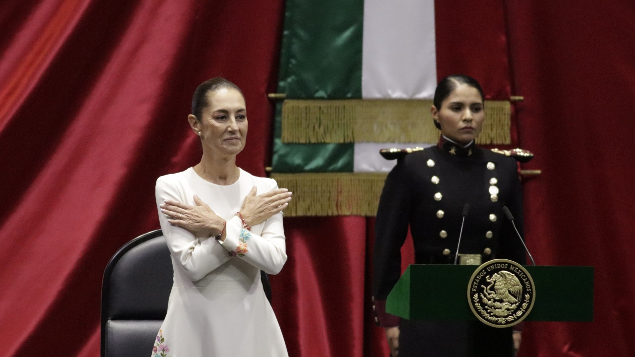 Juana Jazmín Acosta Torres: cadete que ayudó a colocar la banda presidencial a Claudia Sheinbaum