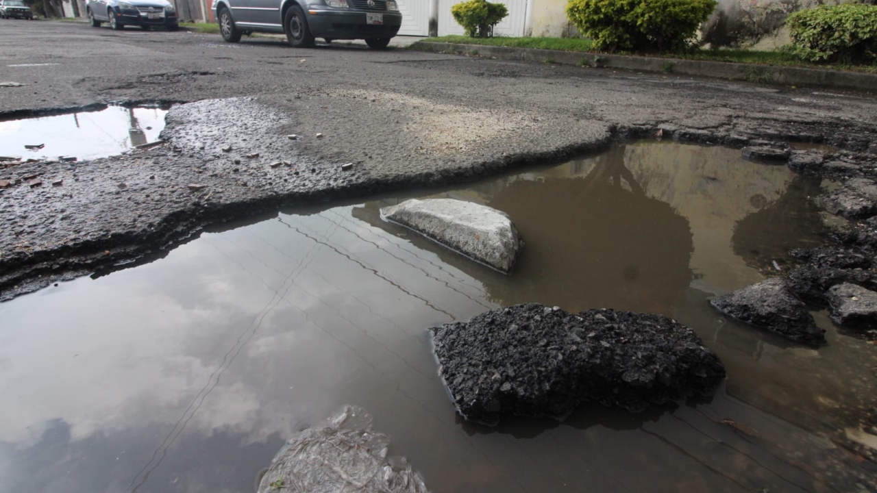 Se desentiende Comuna de baches en la capital