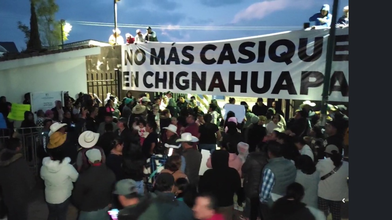 Bloquean manifestantes Festival en Chignahuapan
