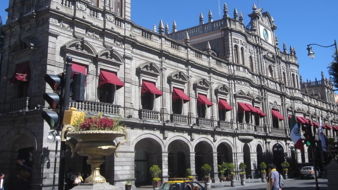 Administración saliente deja crisis financiera, asegura regidor de Morena