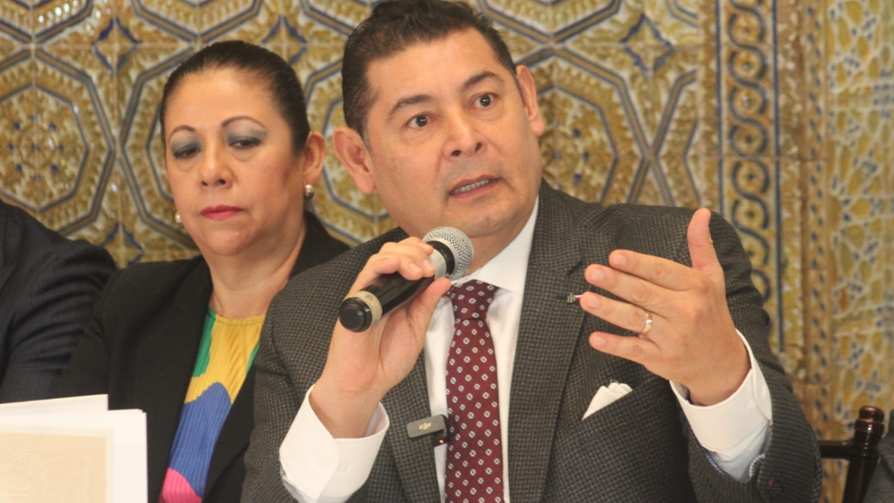 Armenta anuncia que la Marina se encargará de la SSP en Puebla