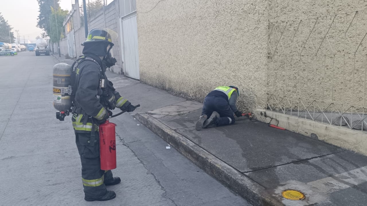 Bomberos controlan fuga de gas en Parque Industrial Puebla