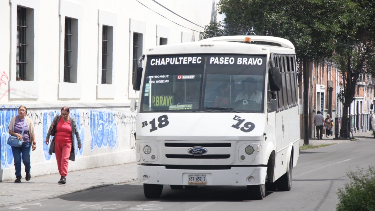 Analizan quitar descuento a estudiantes en pasajes