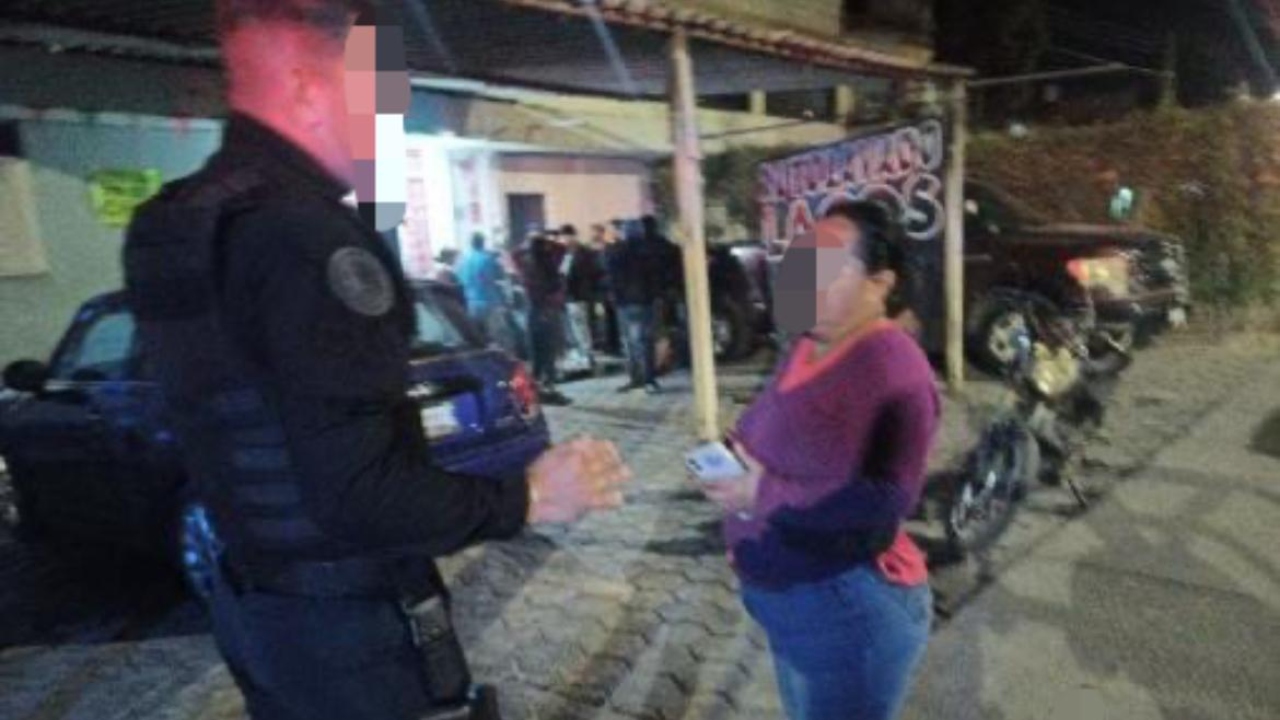 Policía de la Ciudad atiende a familiares de anexo