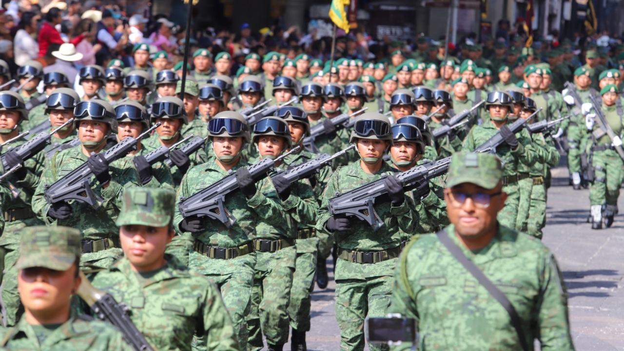 Licitan servicios para el desfile del 20 de Noviembre