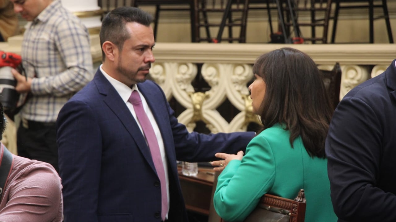 Proponen regular profesiones en Puebla
