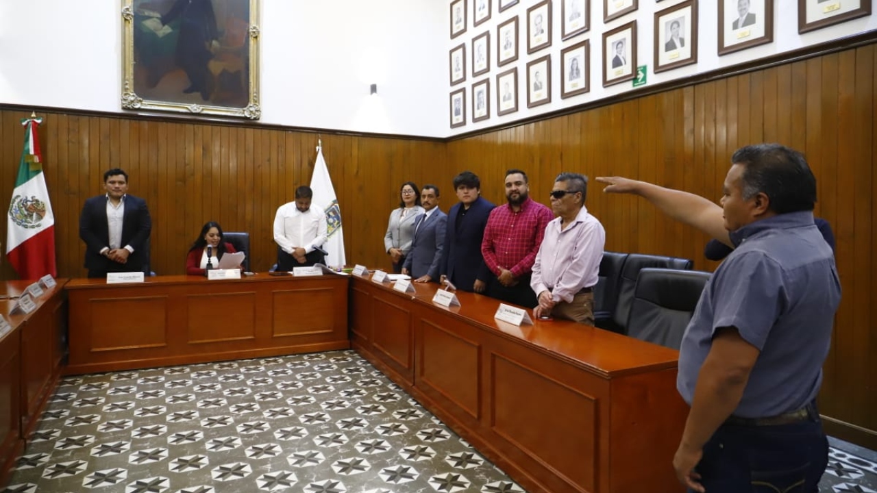 Rinde protesta edil auxiliar suplente de Momoxpan