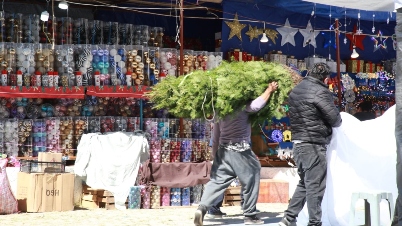 Tianguis navideño en el CENHCH, una tradición