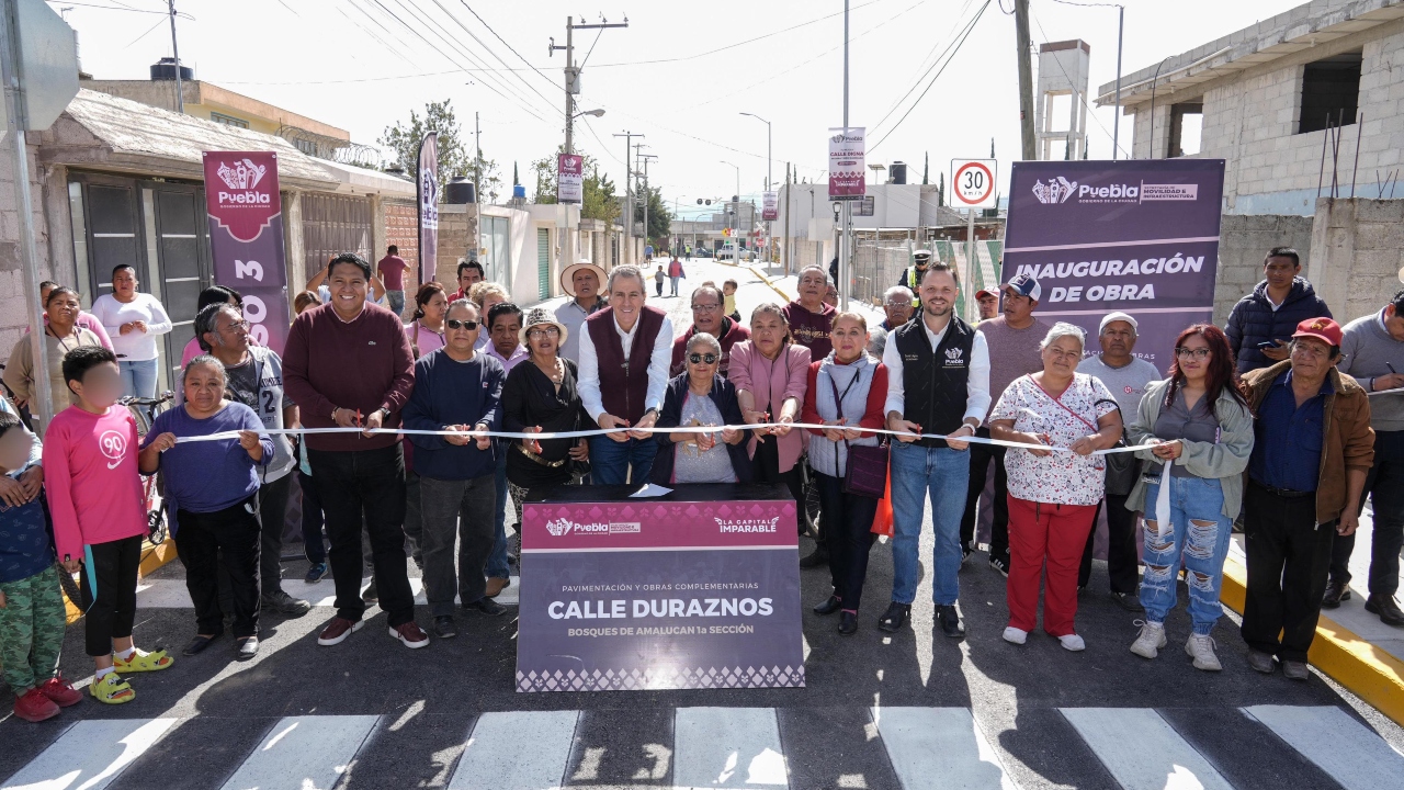 Pepe Chedraui inaugura pavimentación en Bosques de Amalucan