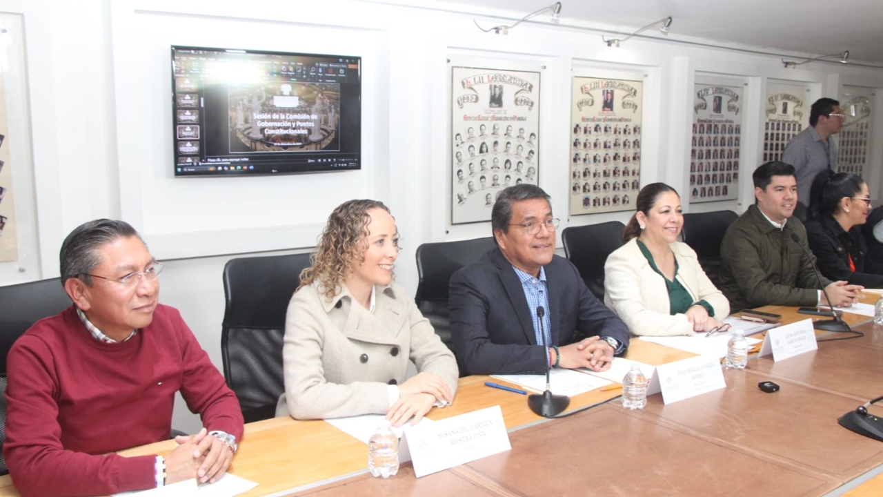 Congreso de Puebla reduce edad para ser titular del Sicom