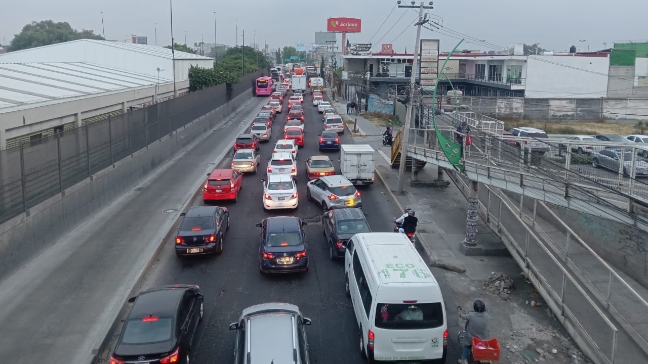 Manifestantes provocan caos vial en Ecatepec