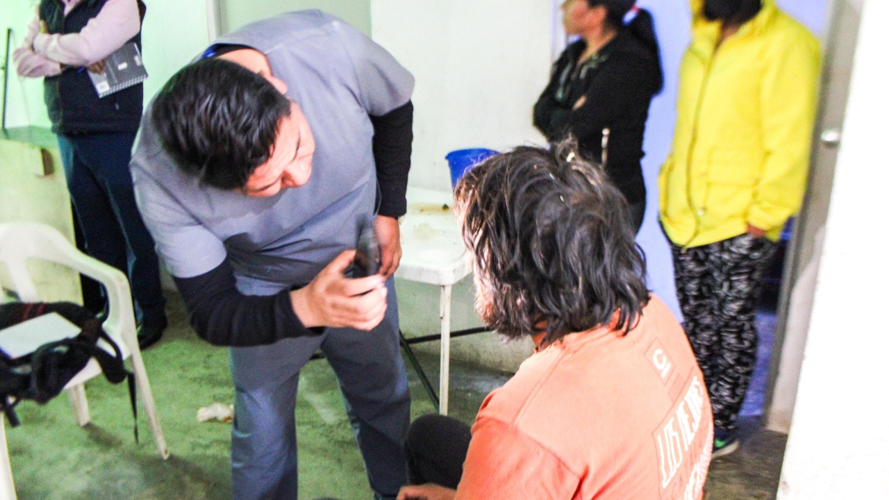 SMDIF de Huejotzingo atiende a hombre con problemas de salud mental