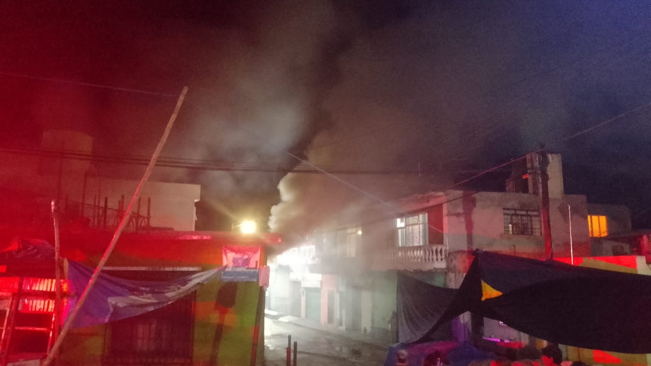 Se incendia pastelería en Atencingo