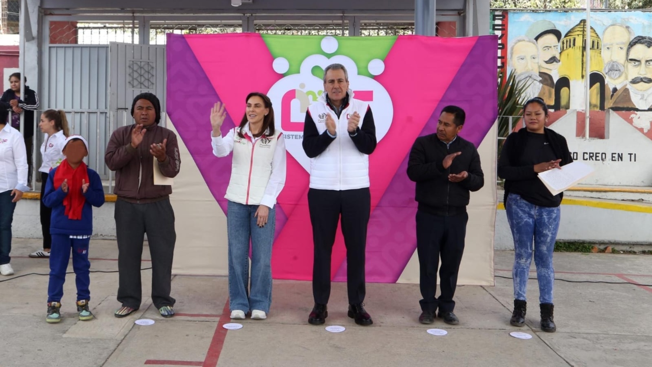 Entrega SMDIF dos desayunadores en juntas auxiliares