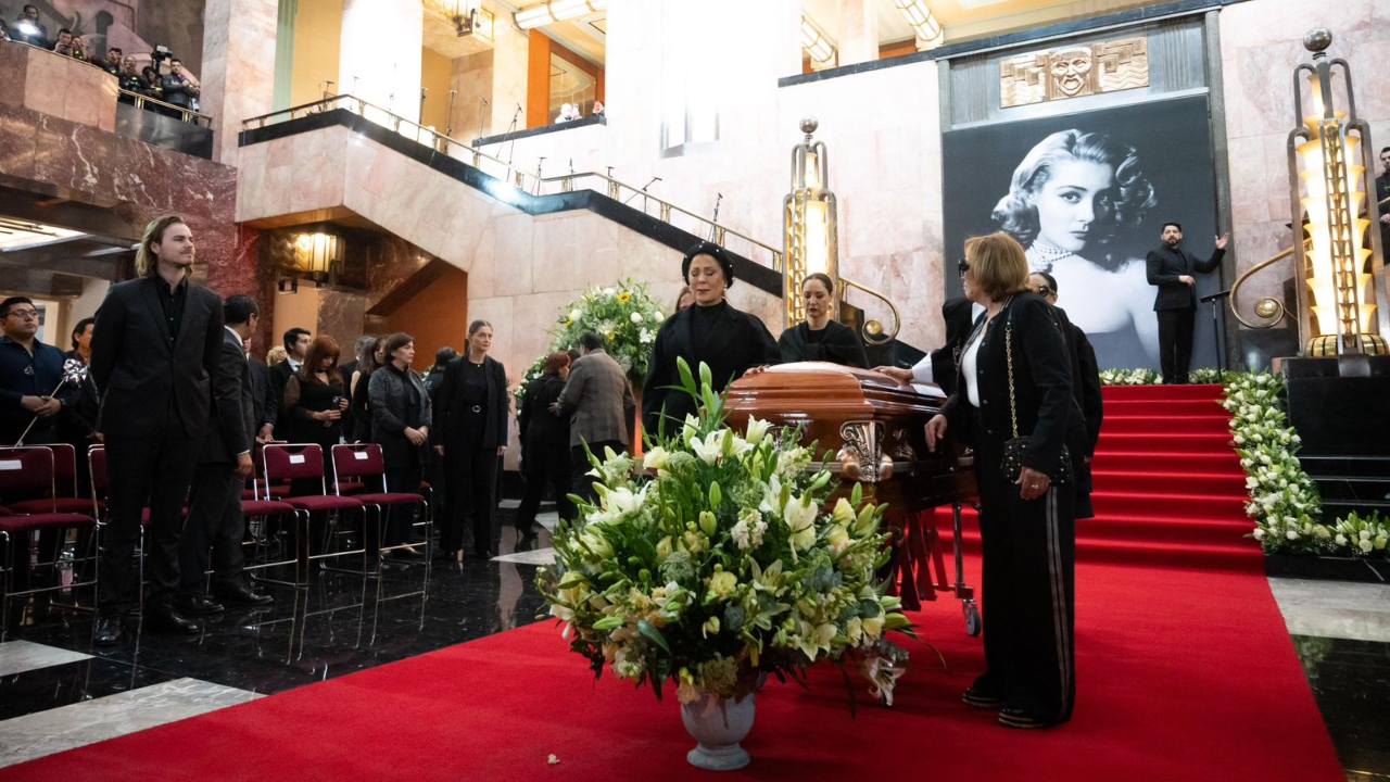 Homenajean en Bellas Artes a Silvia Pinal