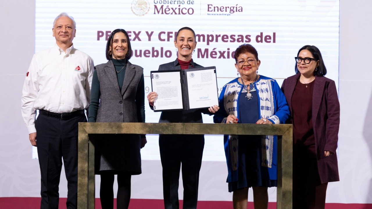 Reformas de Sheinbaum consolidan a Pemex y CFE como públicas