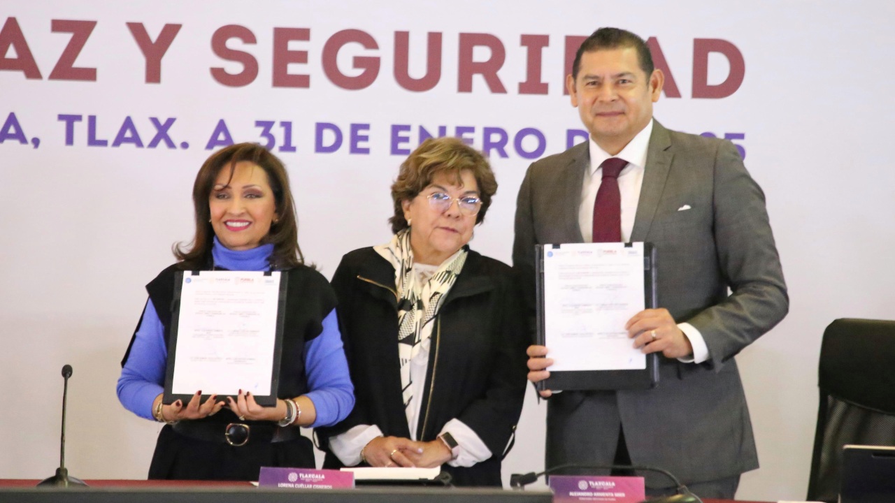 Armenta y Cuéllar firman convenio para construcción de la paz