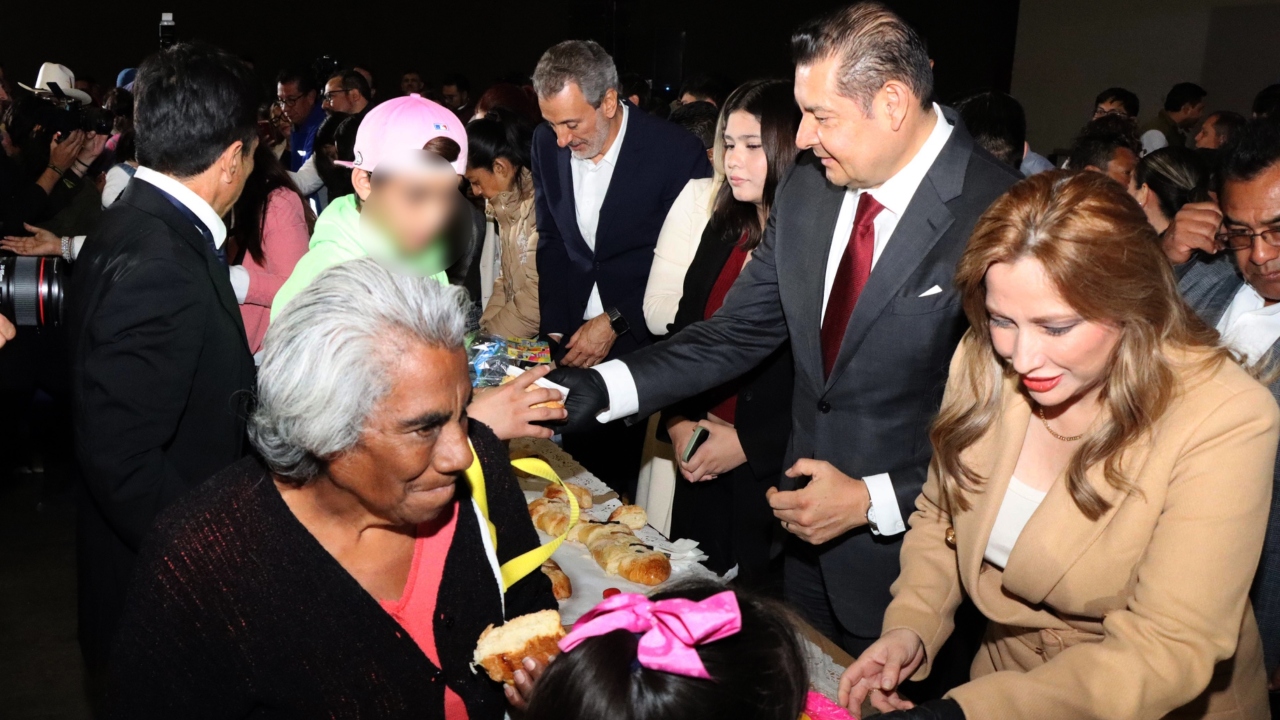 Celebran más de 6 mil niñas y niños Día de Reyes con Armenta