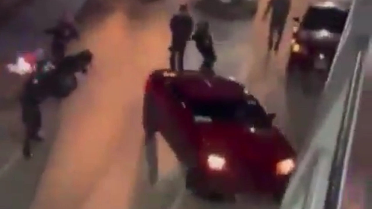 Tras balacera, policía detiene a conductor de auto de lujo