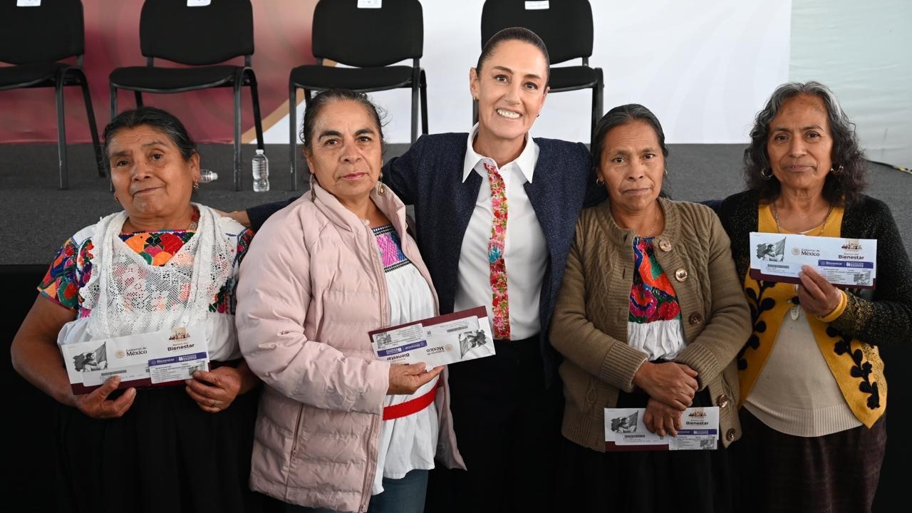 Recibirán 46 mil poblanas la tarjeta de la Pensión de Mujeres Bienestar