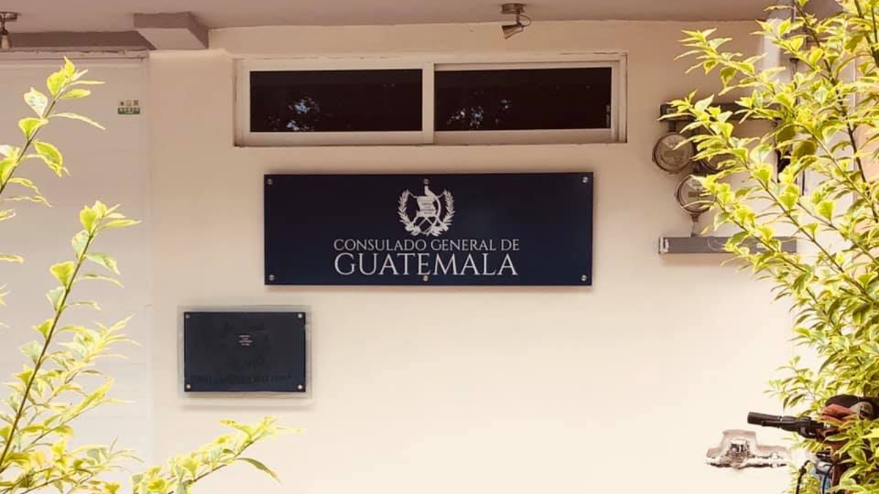 Acusan a cónsul guatemalteco en Oaxaca de despido injustificado
