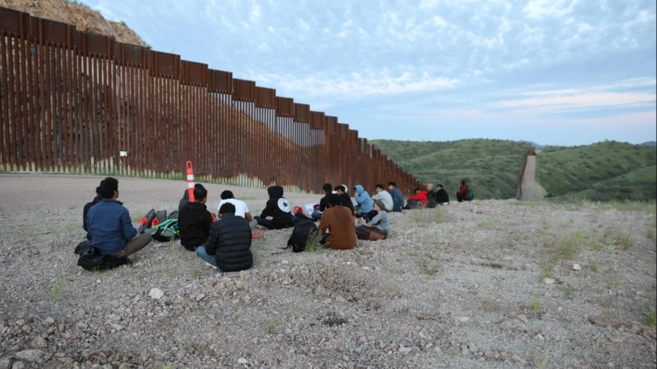 Deportación masiva de mexicanos contraería economía de EU