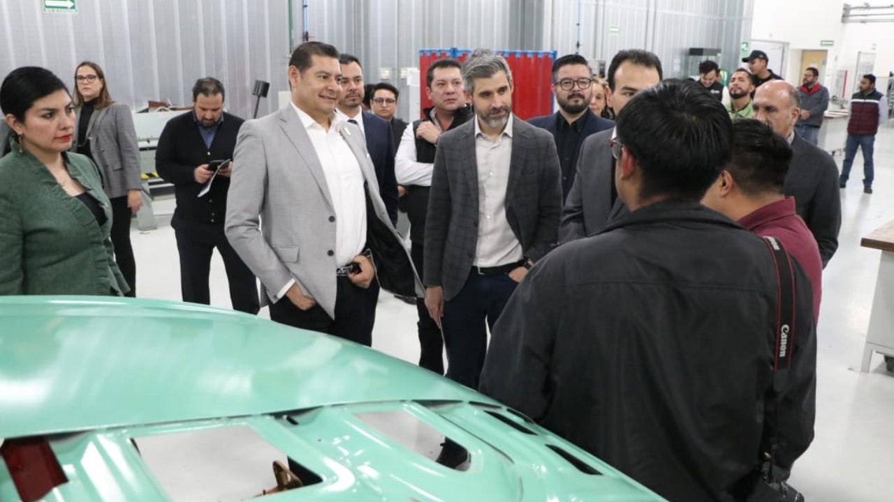 Tiene Puebla talento e innovación para Olinia: Armenta