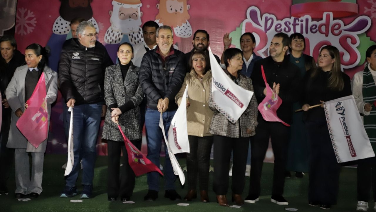Celebra SMDIF con desfile a los Reyes Magos