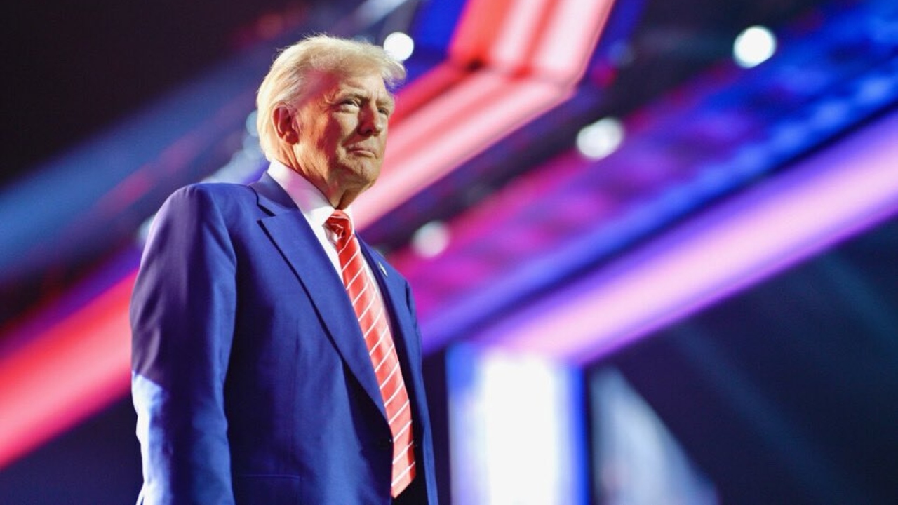 Crea Trump agencia de cobro de impuestos externos