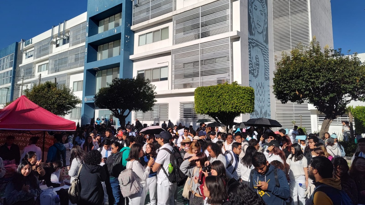 Estudiantes de la BUAP logran la renuncia del director de la Facultad de Medicina