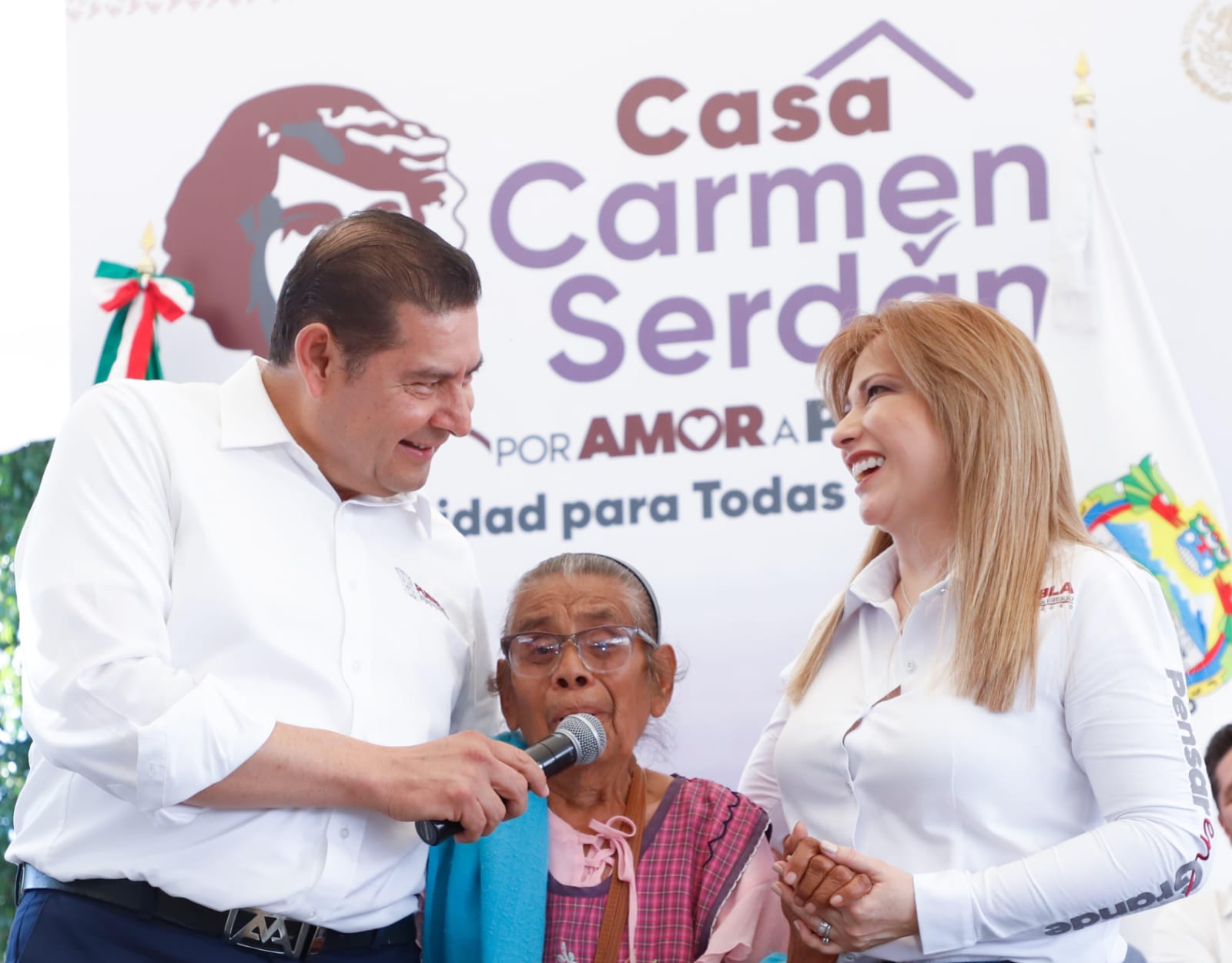 Inauguran Alejandro Armenta y Ceci Arellano la Casa Carmen Serdán No. 3 en Izúcar de Matamoros