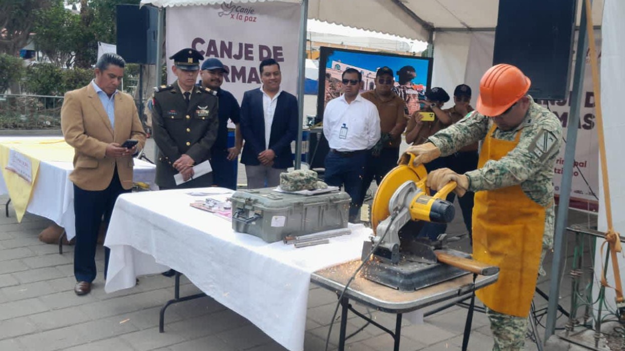 Realiza ejército canje de armas en Acatzingo y Tepeaca