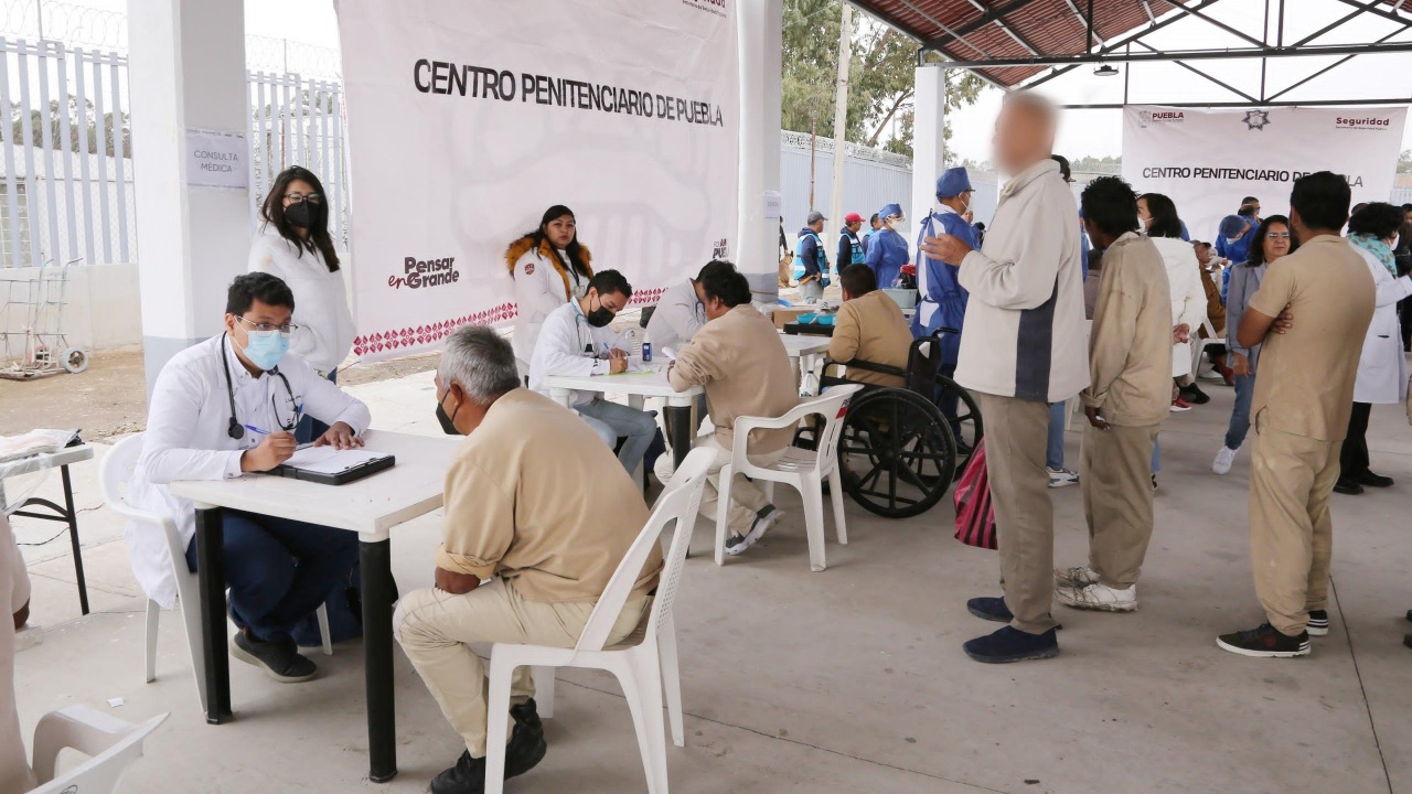 Lleva el SMDIF servicios integrales al Centro Penitenciario de Puebla