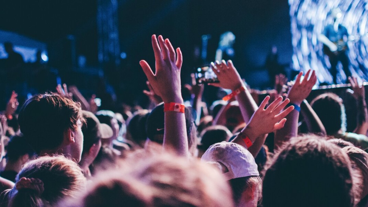 Se eliminarán comisiones por uso de Cashless en eventos de Ocesa