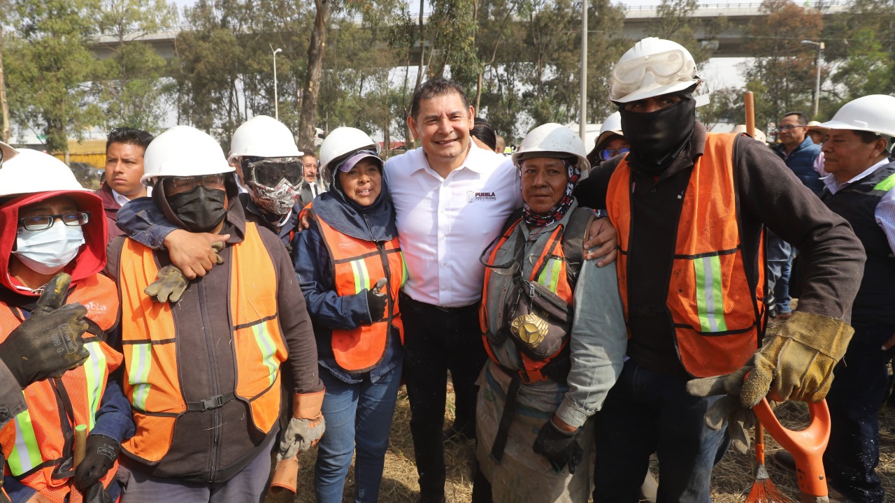 Realiza Armenta séptima faena en la autopista México-Veracruz