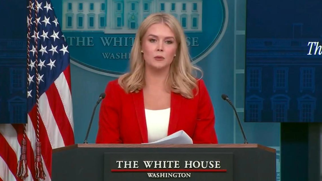 Gobierno decidirá quién puede cubrir a Trump en las ruedas de prensa
