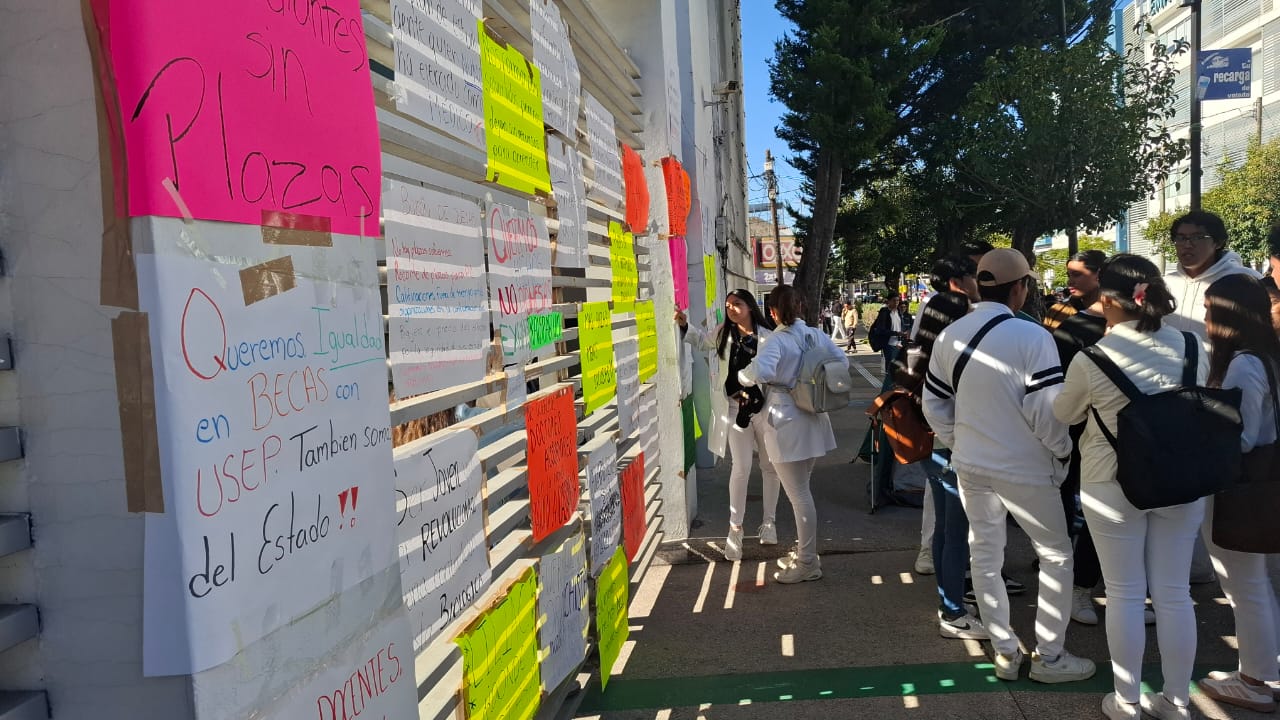 Doblegan a rectora y ponen fin el paro en la Facultad de Medicina de la BUAP