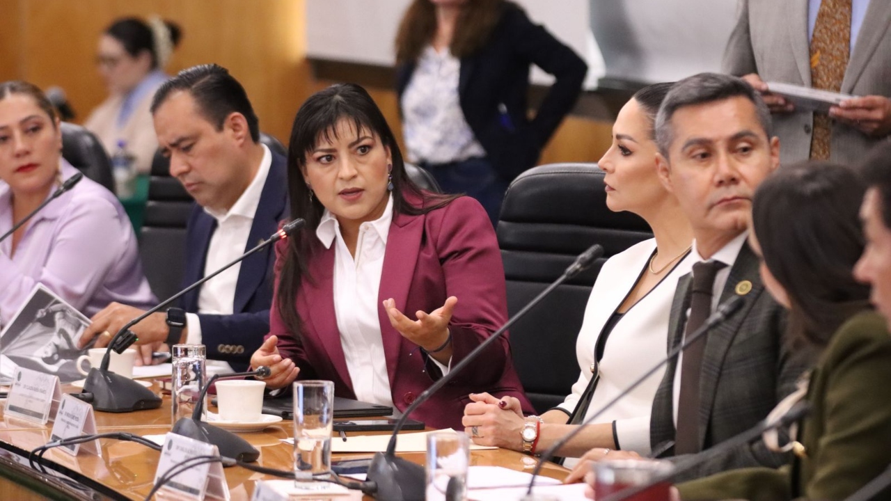 Llama Claudia Rivera a fortalecer finanzas de México