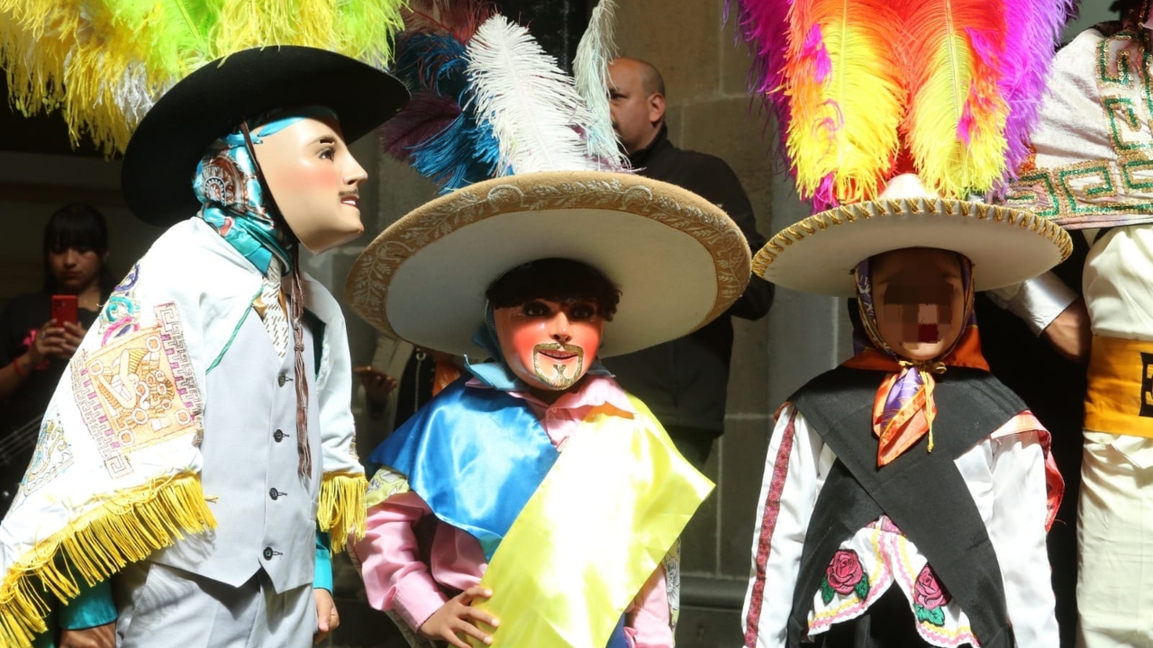 Carnaval infantil de El Alto llegó al corazón de Puebla