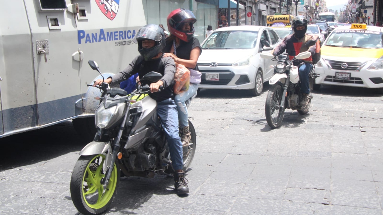 Plantean prohibir transporte de menores a bordo de motocicletas